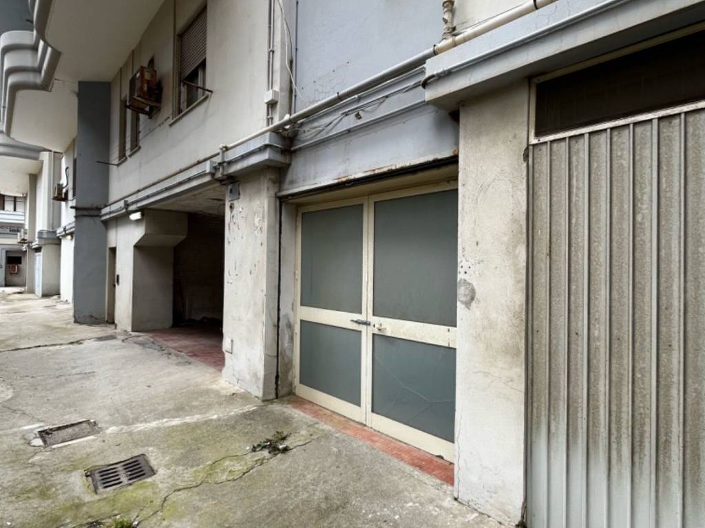 negozio in vendita a Nettuno