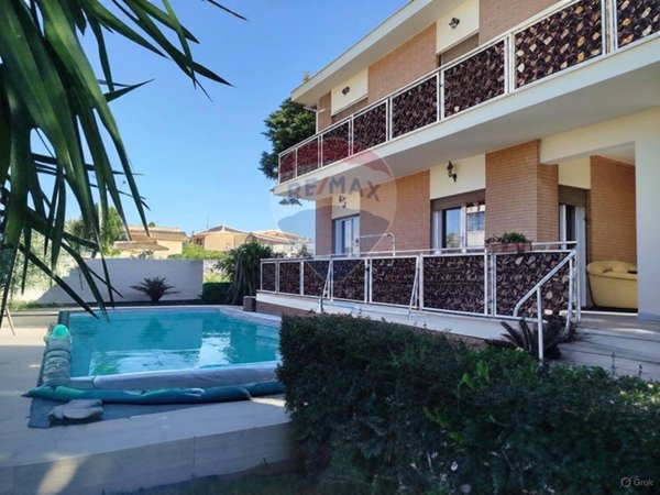 casa indipendente in vendita a Nettuno