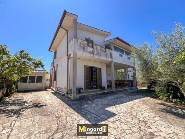 casa indipendente in vendita a Nettuno