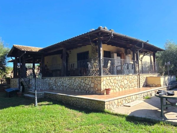 casa indipendente in vendita a Nettuno