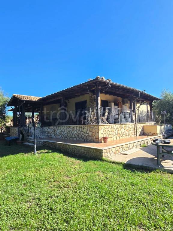 casa indipendente in vendita a Nettuno