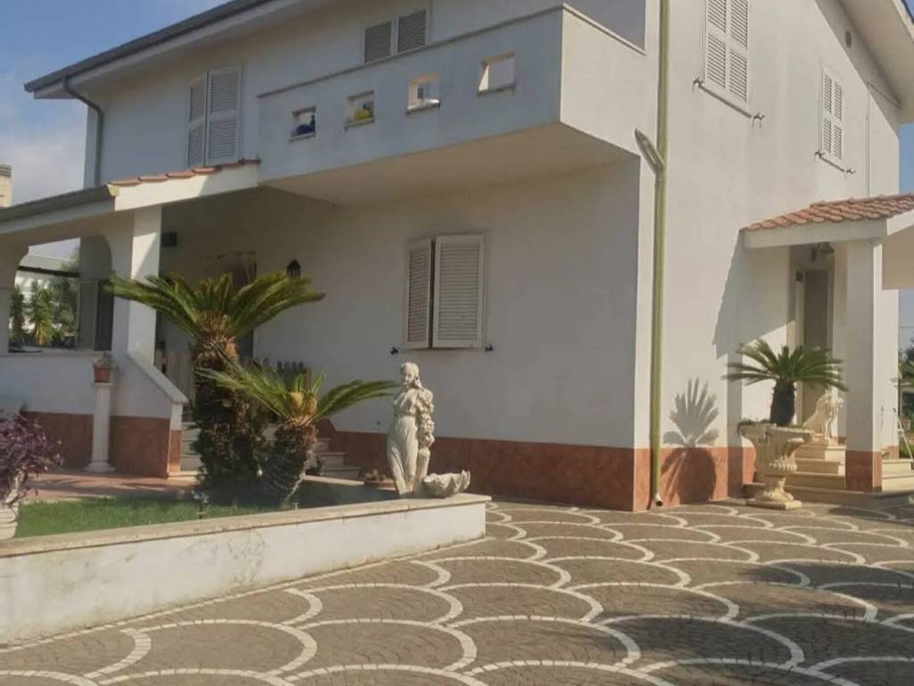 casa indipendente in vendita a Nettuno