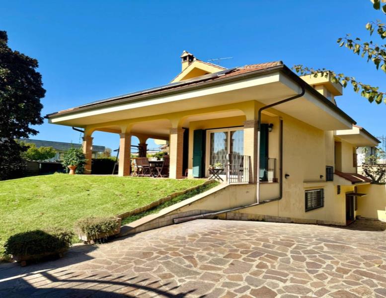 casa indipendente in vendita a Nettuno