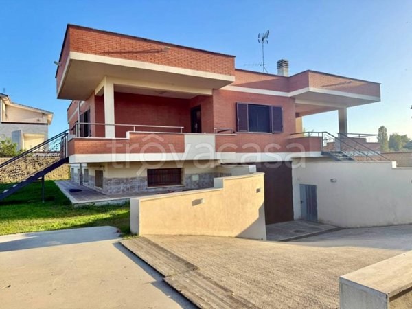 casa indipendente in vendita a Nettuno