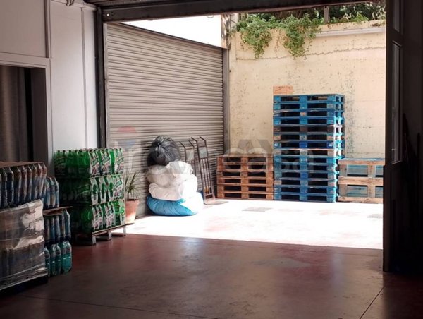 negozio in vendita a Nettuno