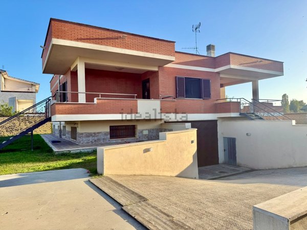 casa indipendente in vendita a Nettuno