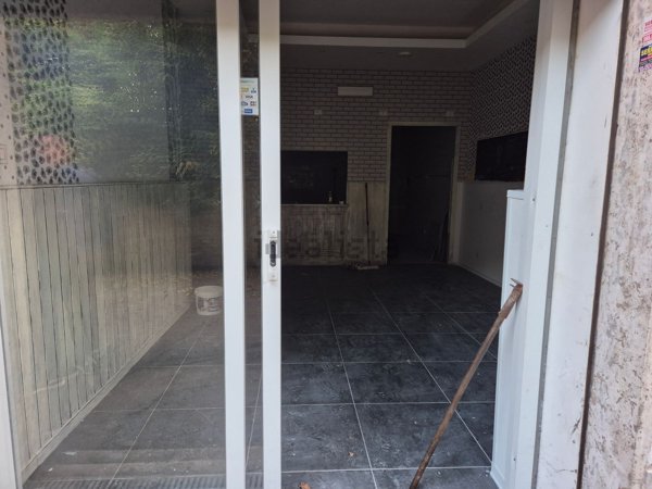 locale commerciale in vendita a Nettuno