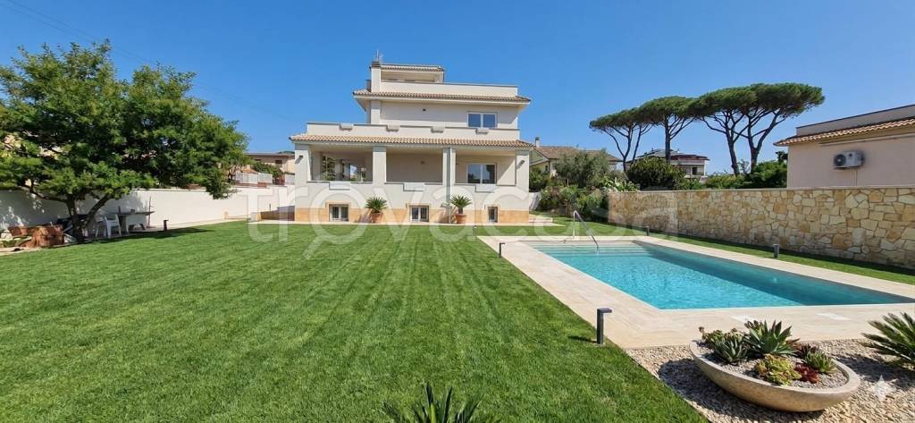 casa indipendente in vendita a Nettuno