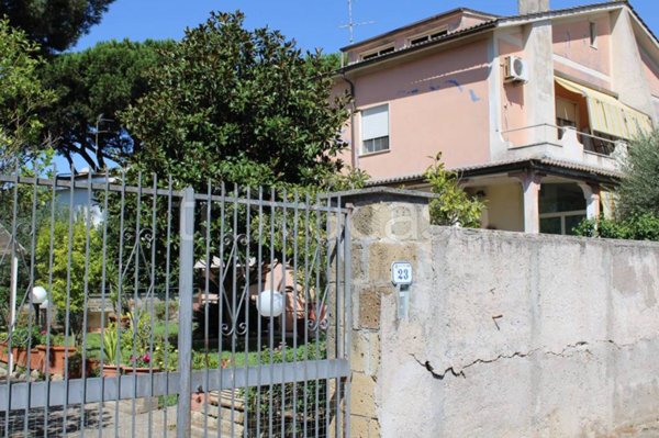 casa indipendente in vendita a Nettuno