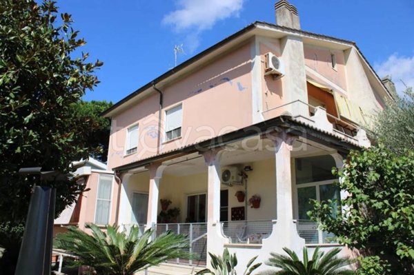 casa indipendente in vendita a Nettuno