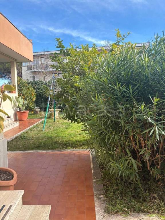 casa indipendente in vendita a Nettuno