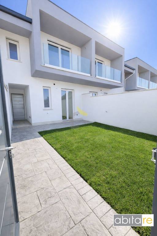 casa indipendente in vendita a Nettuno