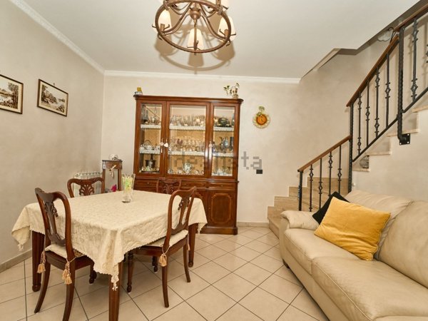 casa indipendente in vendita a Nettuno