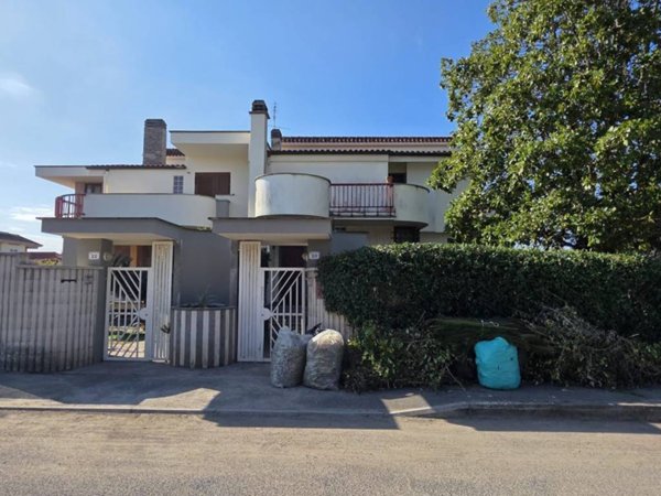 casa indipendente in vendita a Nettuno