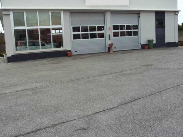 locale commerciale in vendita a Nettuno