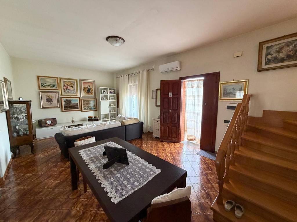 casa indipendente in vendita a Nettuno