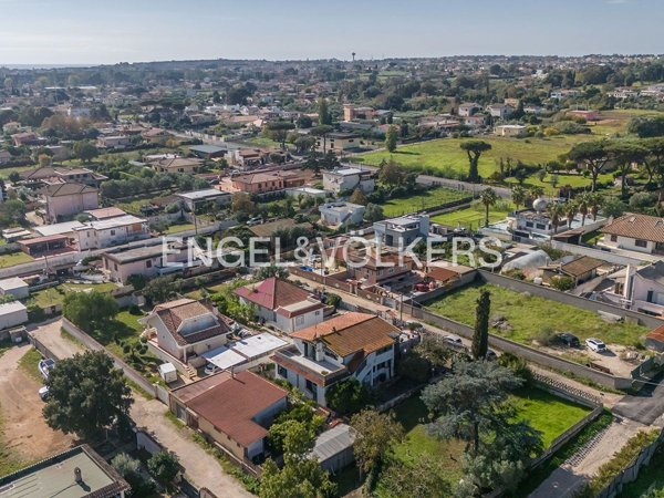 casa indipendente in vendita a Nettuno