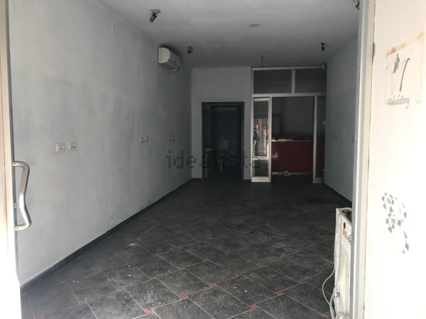 locale commerciale in vendita a Nettuno