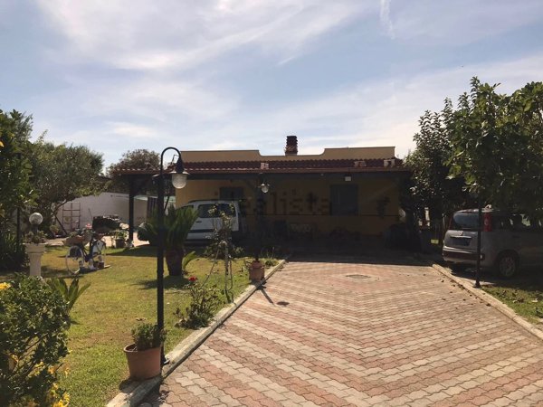 casa indipendente in vendita a Nettuno
