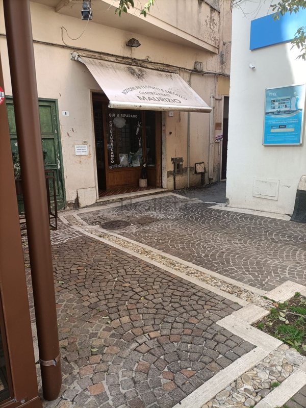 negozio in vendita a Nettuno