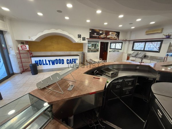 locale commerciale in vendita a Nettuno