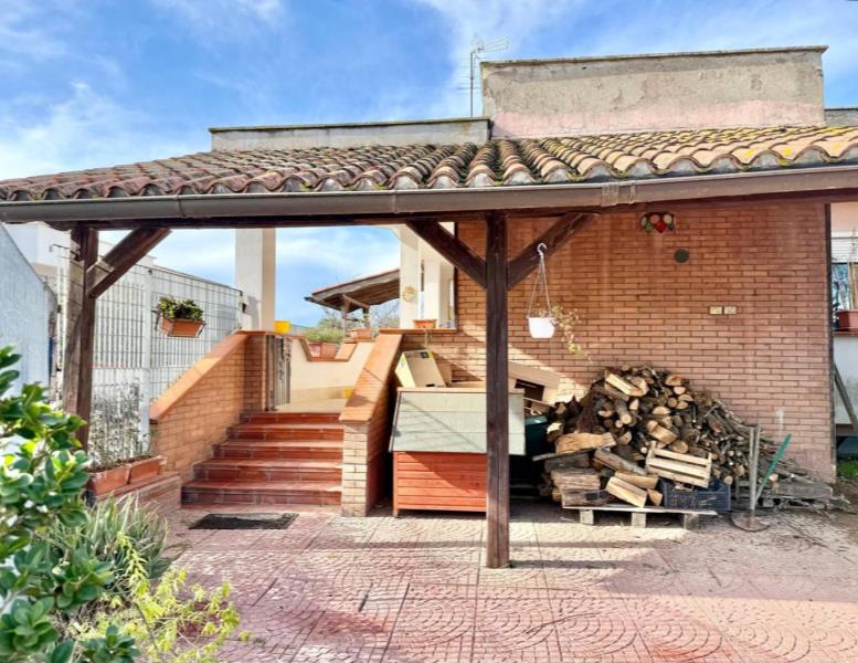 casa indipendente in vendita a Nettuno
