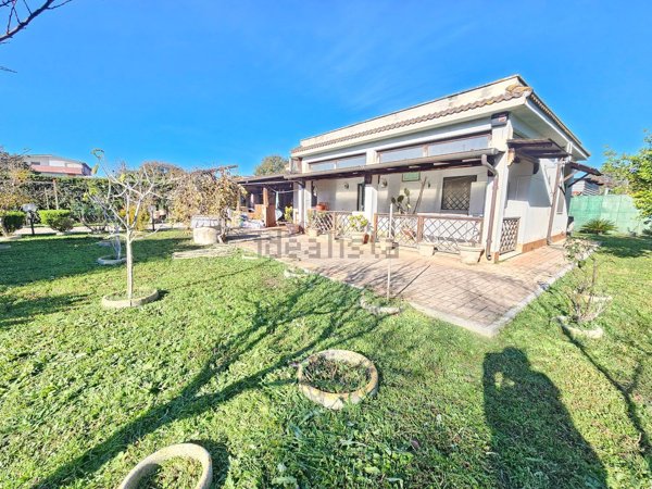 casa indipendente in vendita a Nettuno