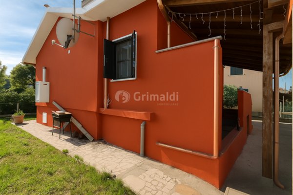 casa indipendente in vendita a Nettuno