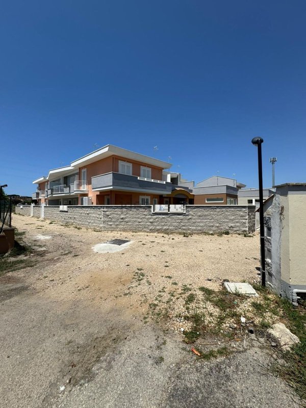 casa indipendente in vendita a Nettuno