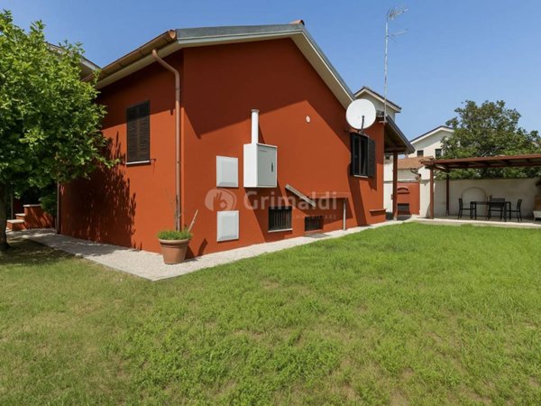 casa indipendente in vendita a Nettuno