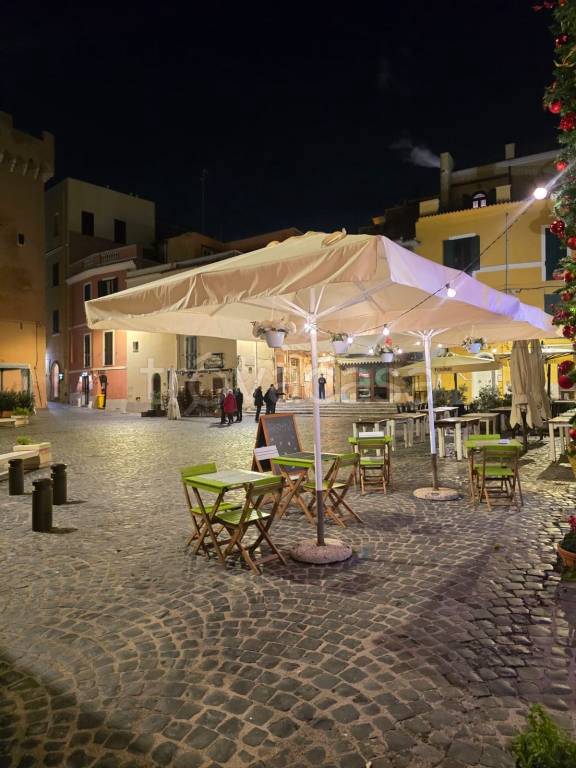 negozio in vendita a Nettuno