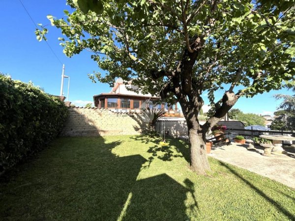 casa indipendente in vendita a Nettuno