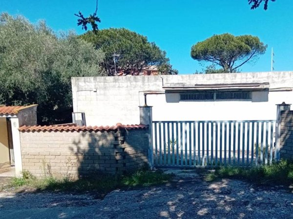 locale commerciale in vendita a Nettuno