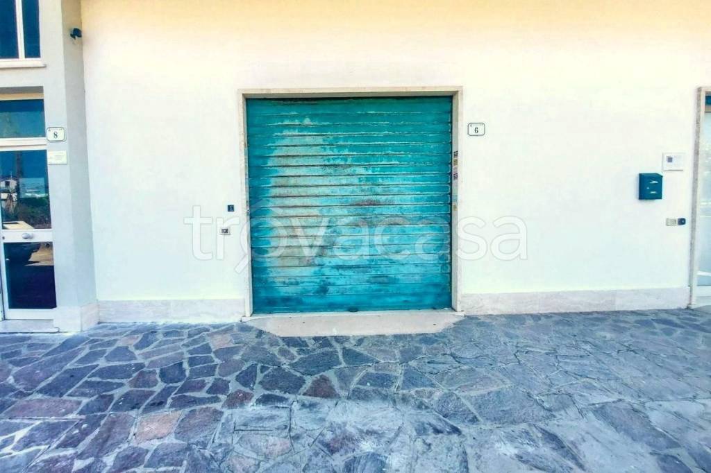 negozio in vendita a Nettuno