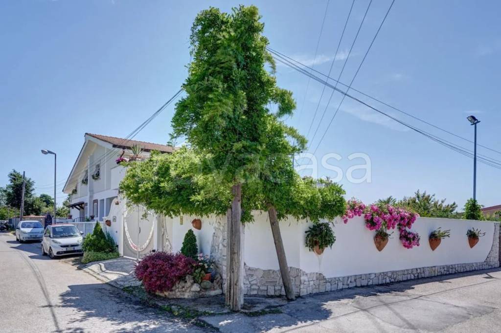 casa indipendente in vendita a Nettuno