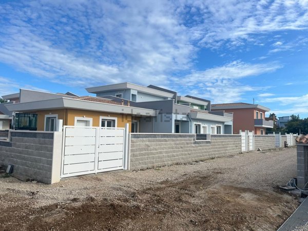 casa indipendente in vendita a Nettuno