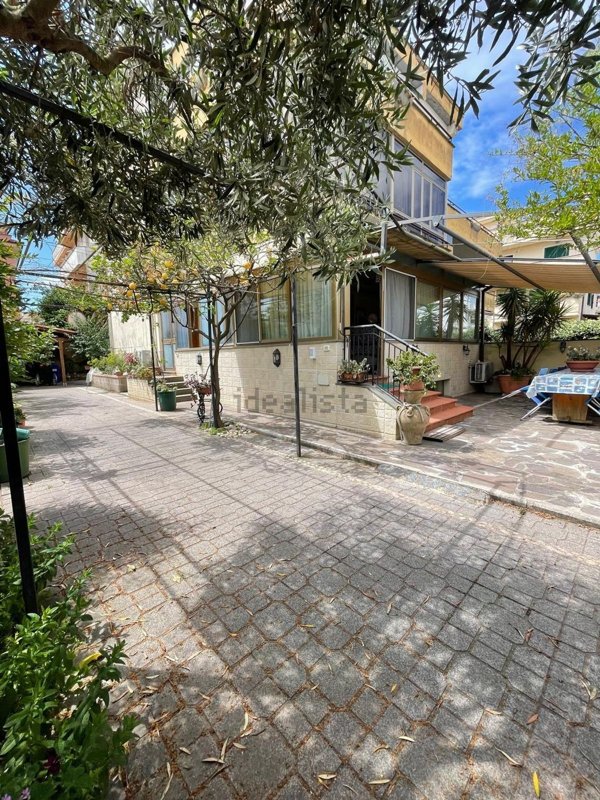 casa indipendente in vendita a Nettuno