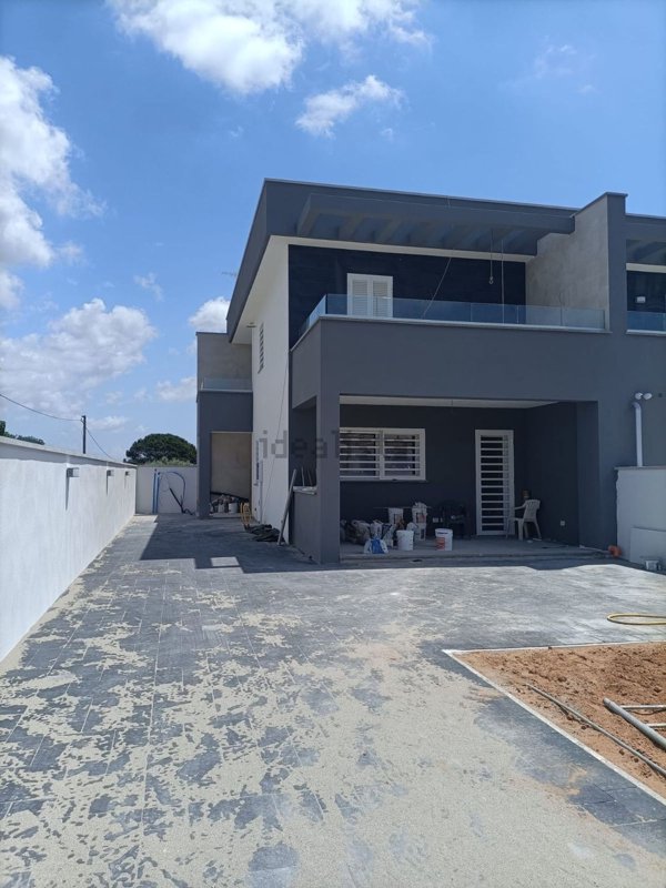 casa indipendente in vendita a Nettuno