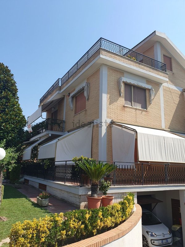 casa indipendente in vendita a Nettuno