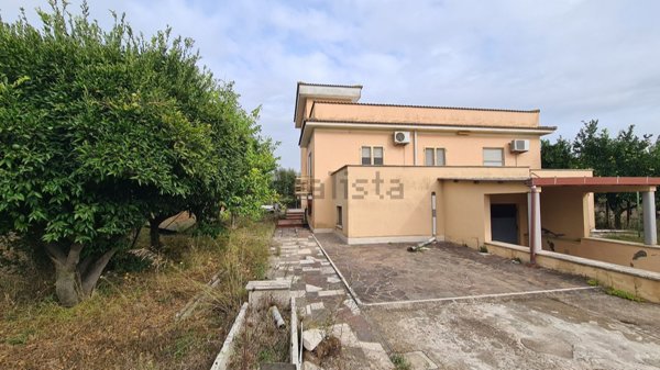 casa indipendente in vendita a Nettuno