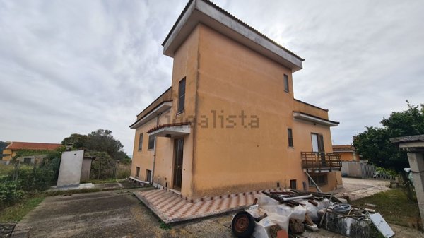 casa indipendente in vendita a Nettuno