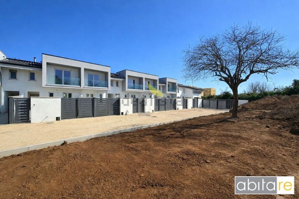 casa indipendente in vendita a Nettuno