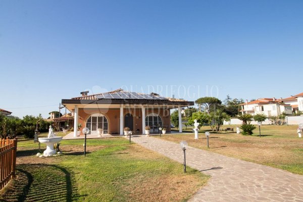 casa indipendente in vendita a Nettuno