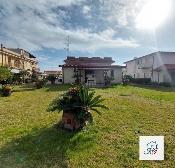 casa indipendente in vendita a Nettuno