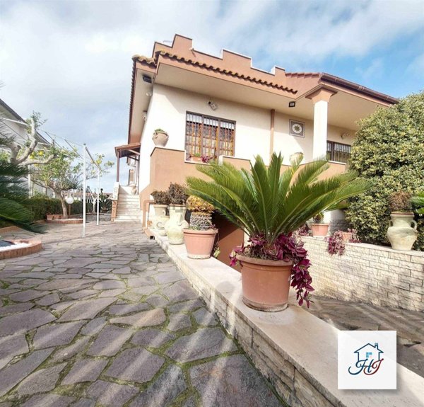 casa indipendente in vendita a Nettuno