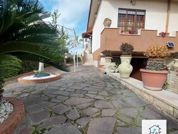 casa indipendente in vendita a Nettuno