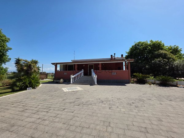 casa indipendente in vendita a Nettuno