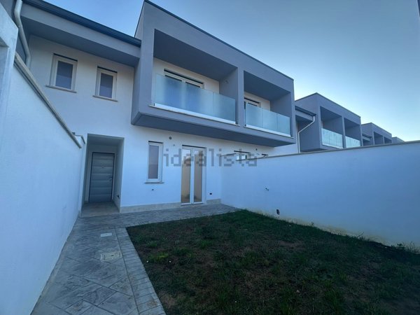 casa indipendente in vendita a Nettuno