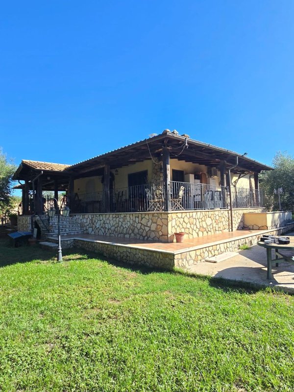 casa indipendente in vendita a Nettuno