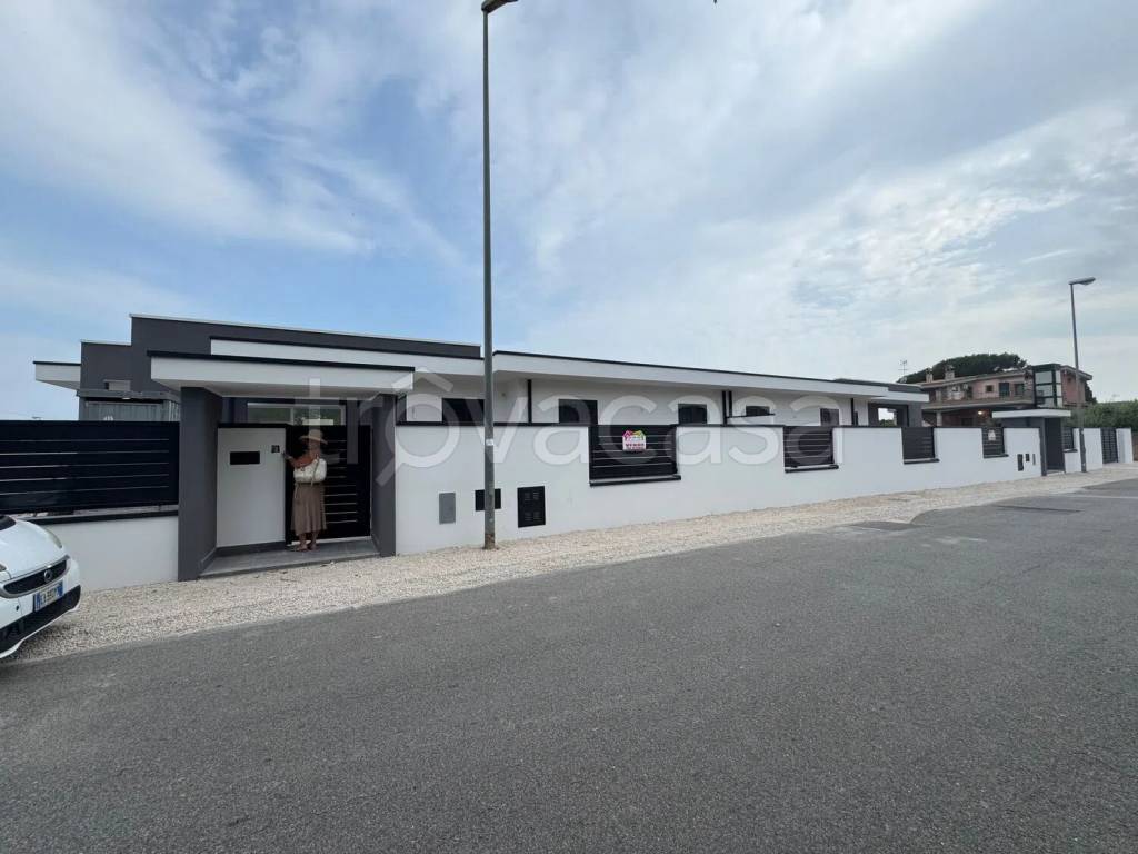 casa indipendente in vendita a Nettuno